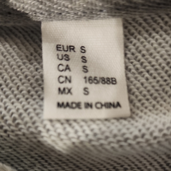 H& M Gray Cropped Hoodie Jacket - Picture 2 of 4